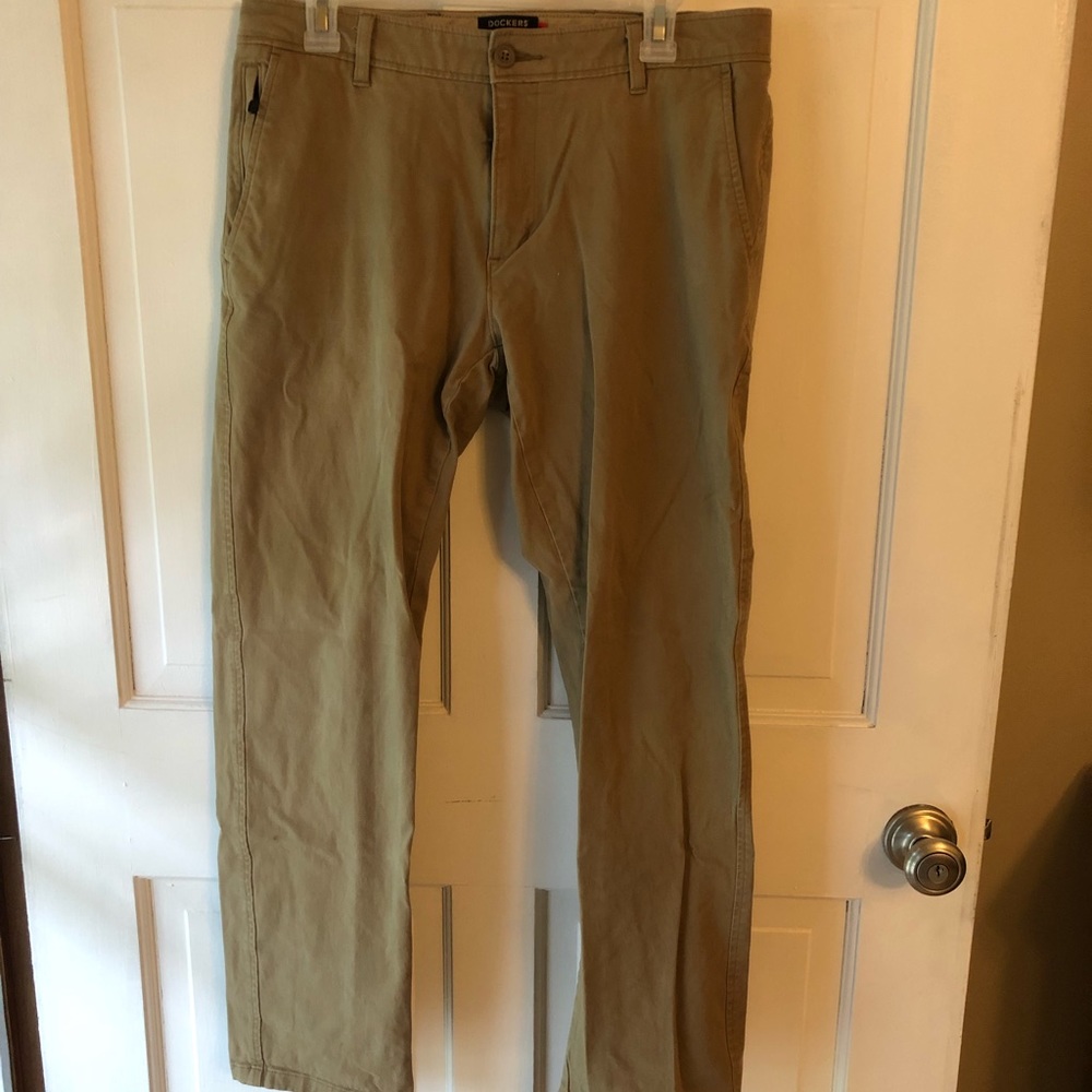 Dockers khakis size 32X32.